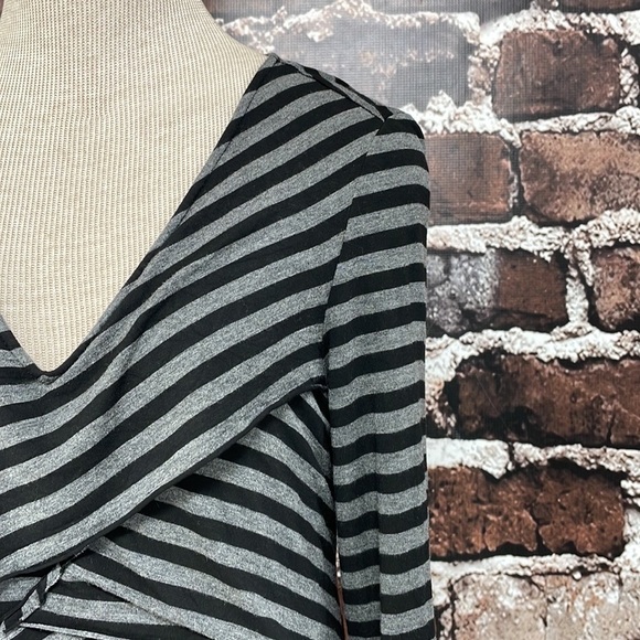 Market & Spruce Dress Grey Black Stripes Layered Ruffles Size Medium - Picture 4 of 11